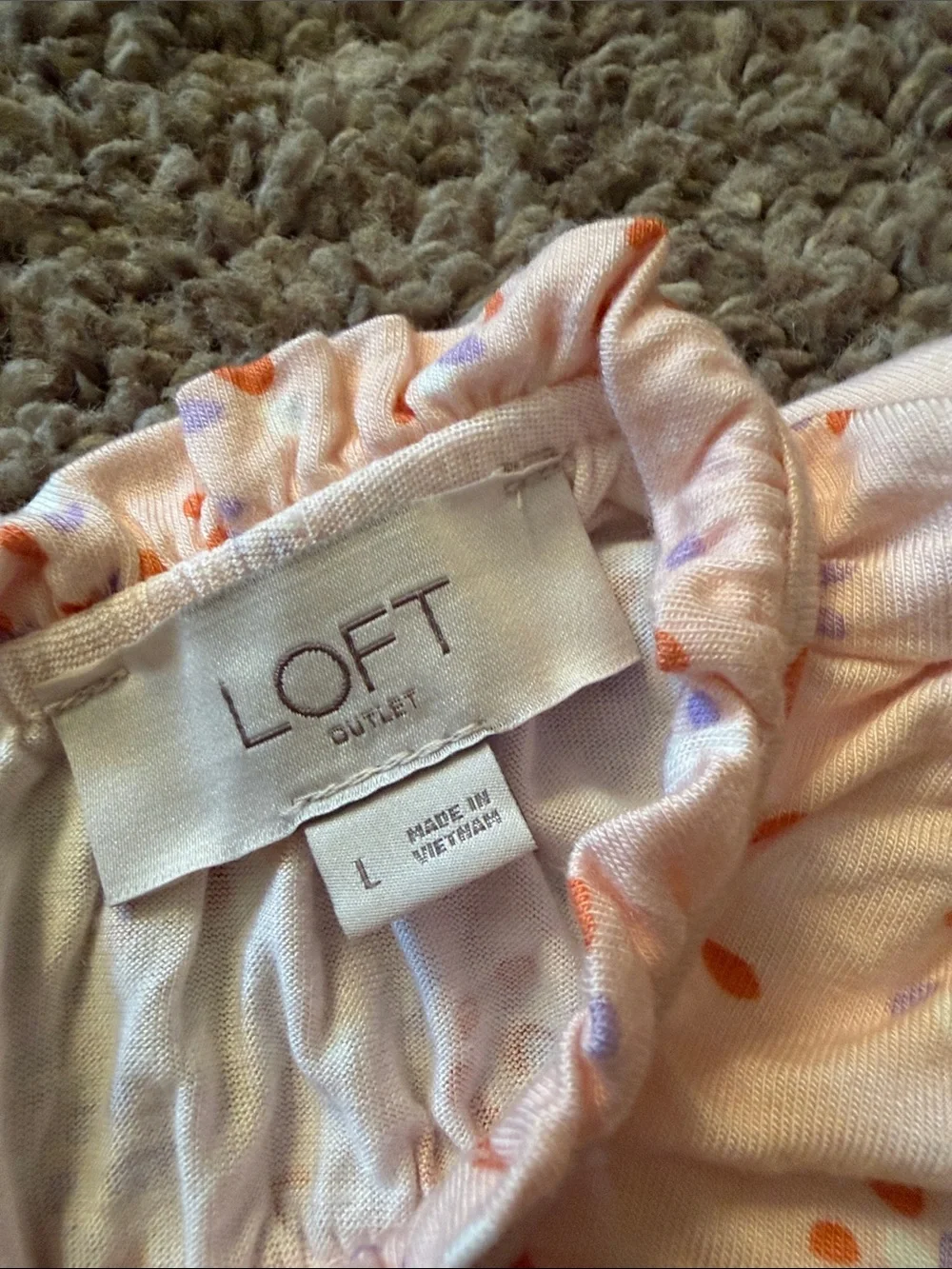 Loft Flutter sleeve top. Size L - Picture 3 of 8
